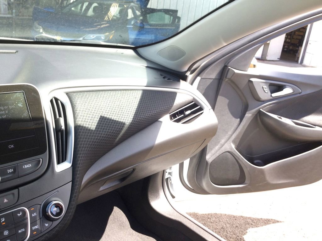 New 2024 Chevrolet Malibu LT FWD image 11