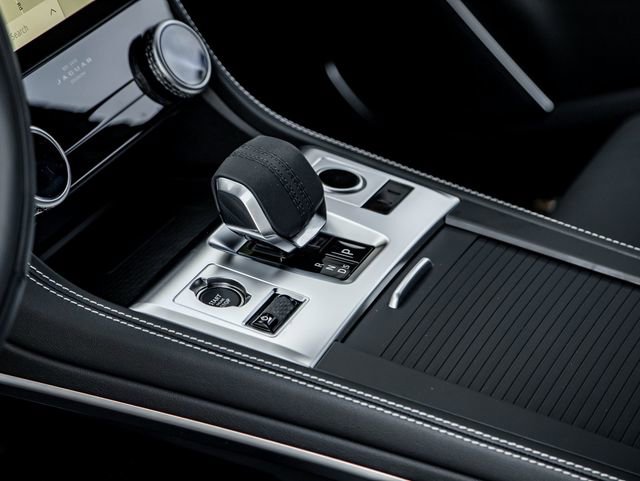 New 2025 Jaguar F-PACE R-Dynamic S AWD/4WD image 18
