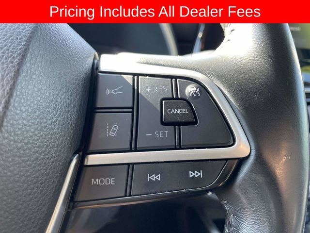 Used 2022 Toyota Highlander XLE AWD/4WD image 33