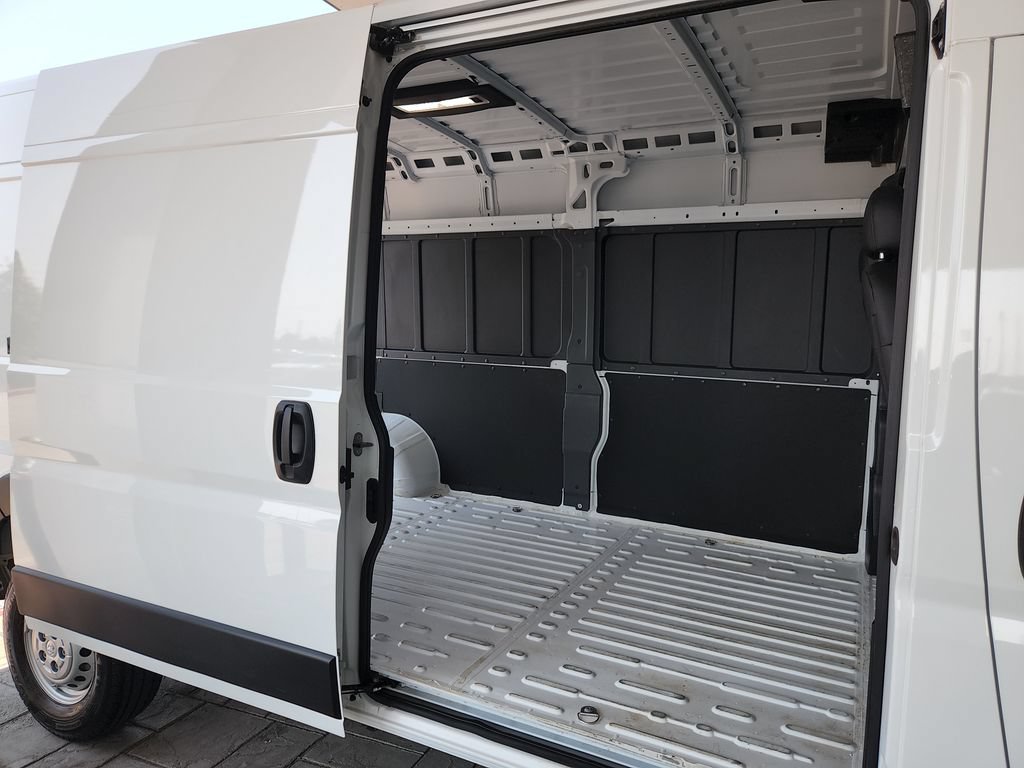 Used 2026 RAM ProMaster 2500 w/ Convenience Group FWD image 17