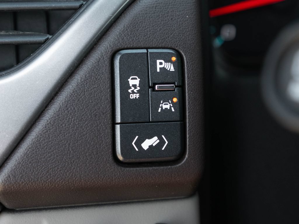 Used 2020 Chevrolet Tahoe Premier AWD/4WD image 32
