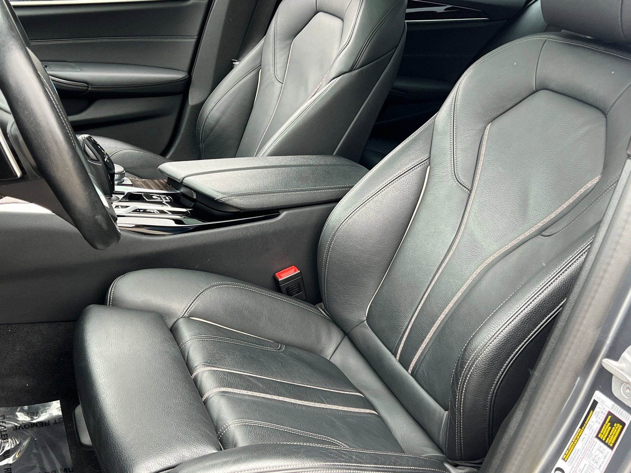 Used 2021 BMW 540i xDrive image 4