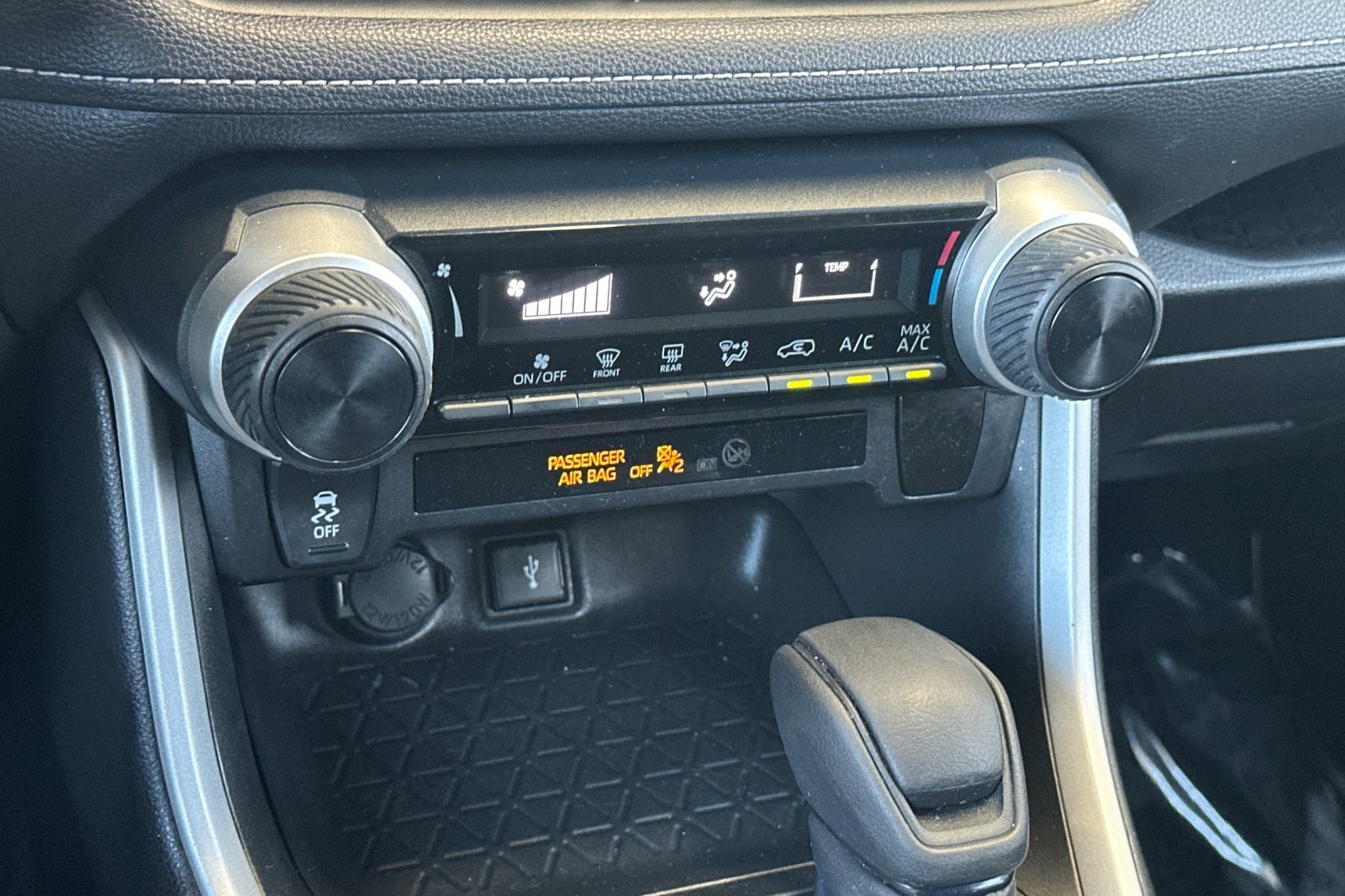 Certified 2021 Toyota RAV4 LE w/ Carpet Mat Package (TMS) FWD image 19