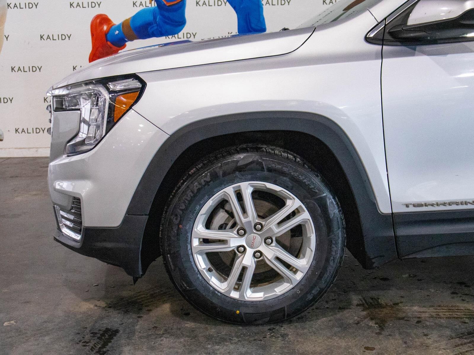 Used 2022 GMC Terrain SLE image 15