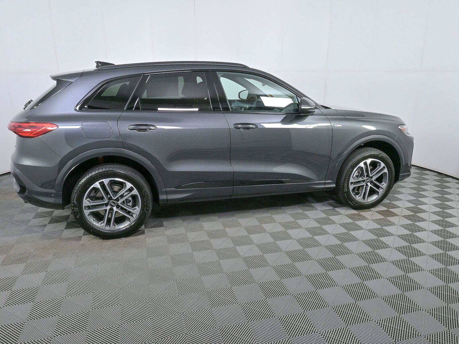 New 2026 Audi Q5 2.0T AWD/4WD image 2