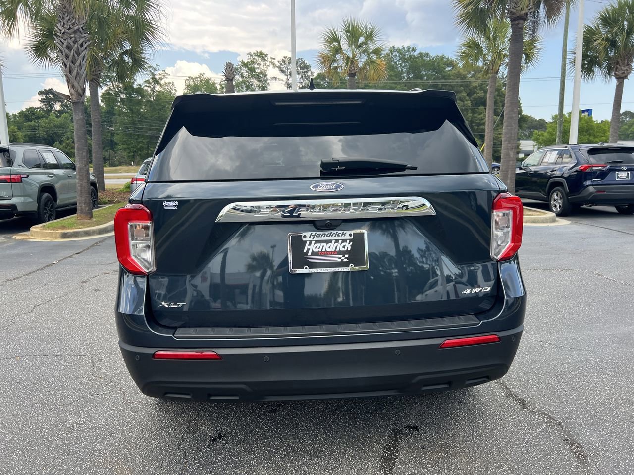 Used 2023 Ford Explorer XLT AWD/4WD image 9