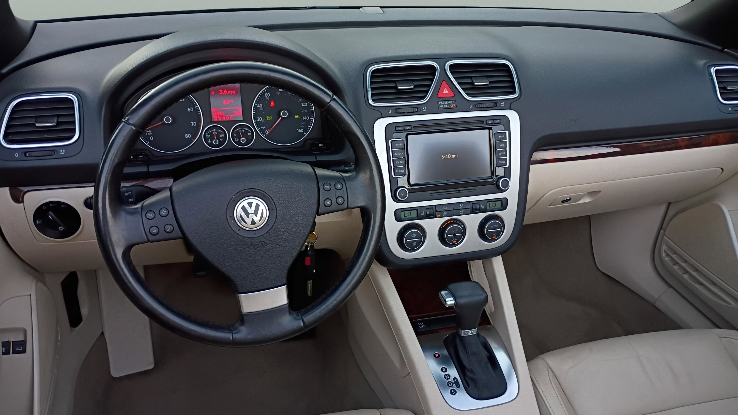 Used 2009 Volkswagen Eos Lux image 24