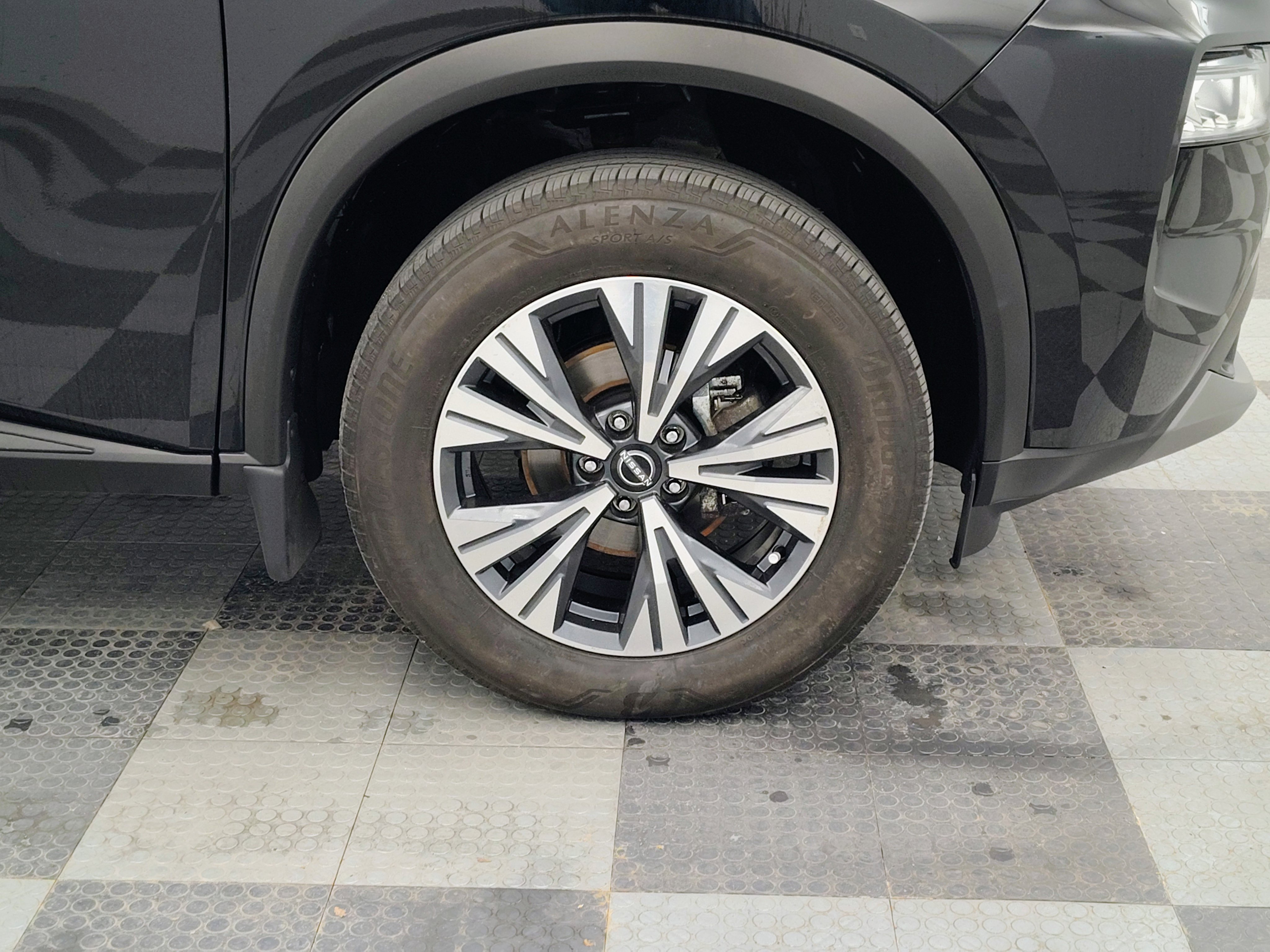 Used 2023 Nissan Rogue SV AWD/4WD image 11