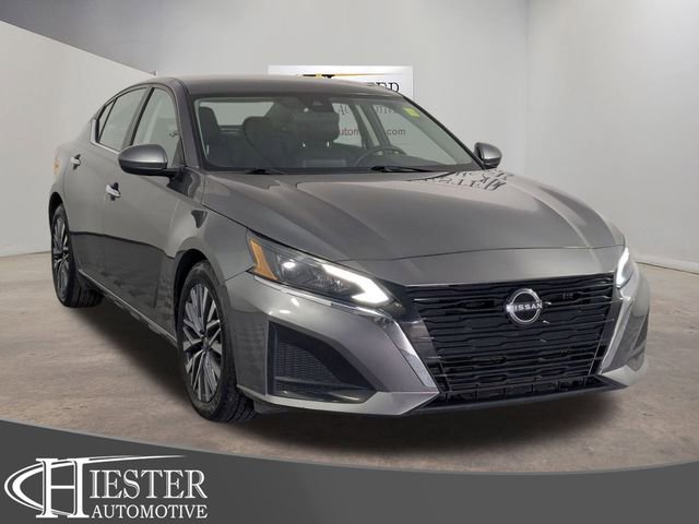 Used 2023 Nissan Altima 2.5 SV image 1