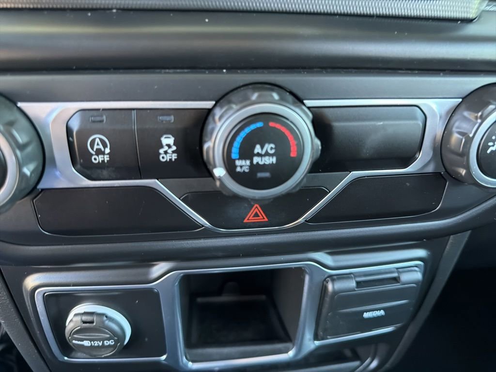 Used 2021 Jeep Wrangler Sport AWD/4WD image 15
