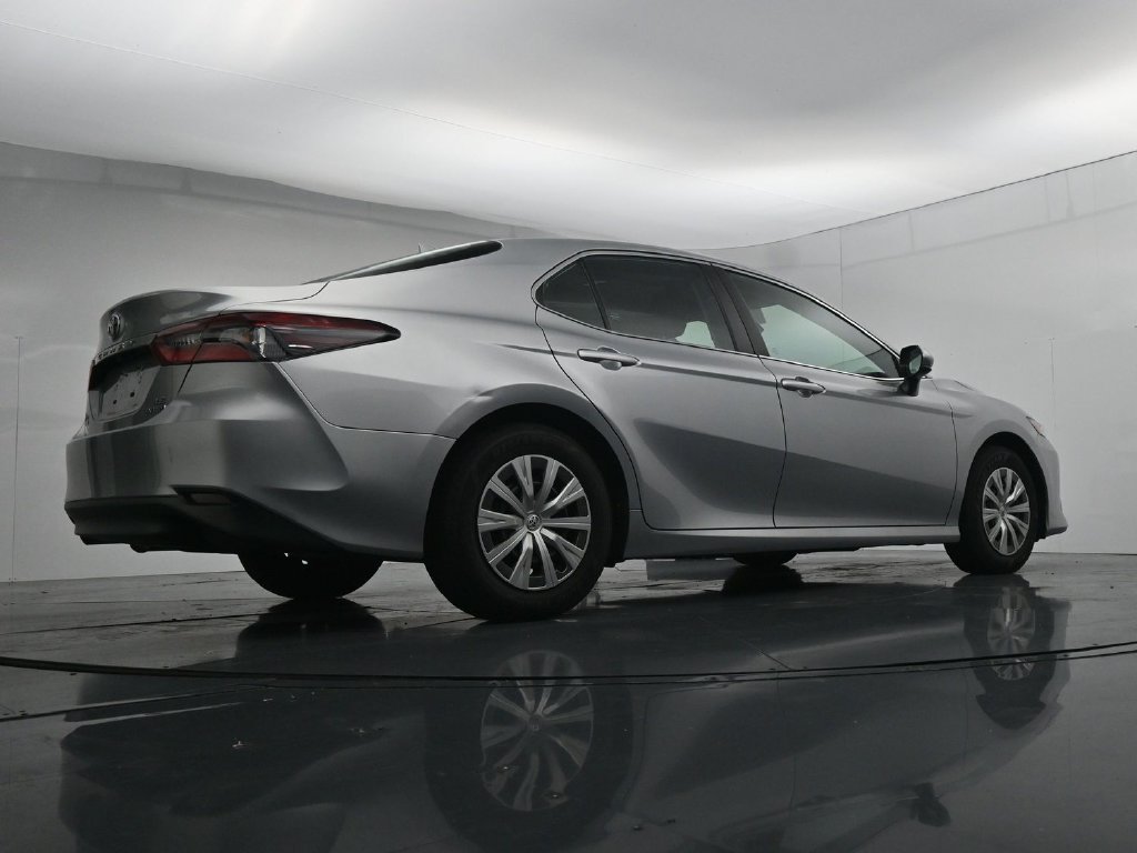 Used 2022 Toyota Camry LE FWD image 23