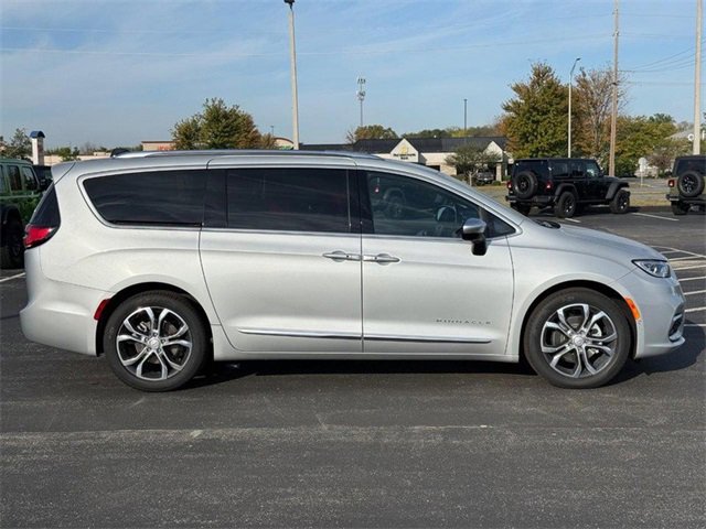 New 2026 Chrysler Pacifica Pinnacle w/ Trailer Tow Group image 2