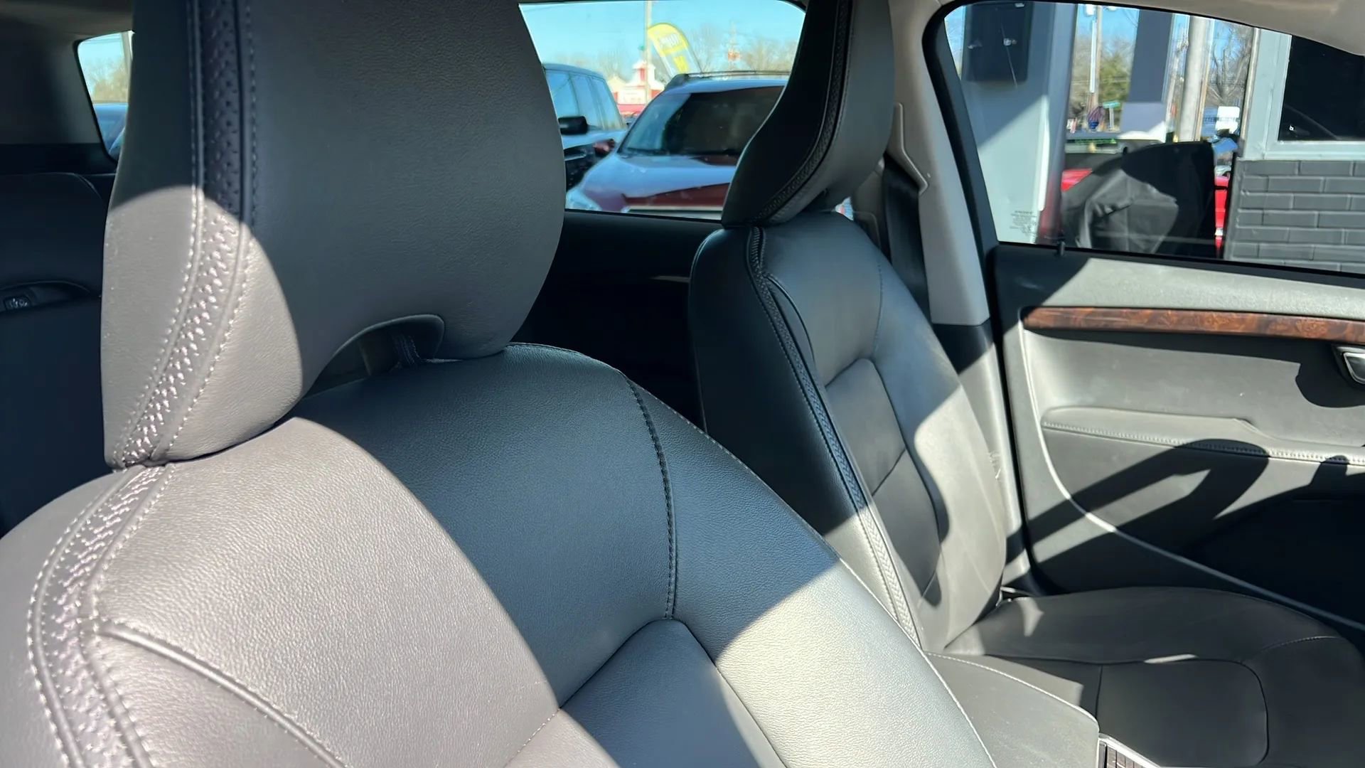 Used 2016 Volvo XC70 T5 Premier w/ Proximity Package AWD/4WD image 15