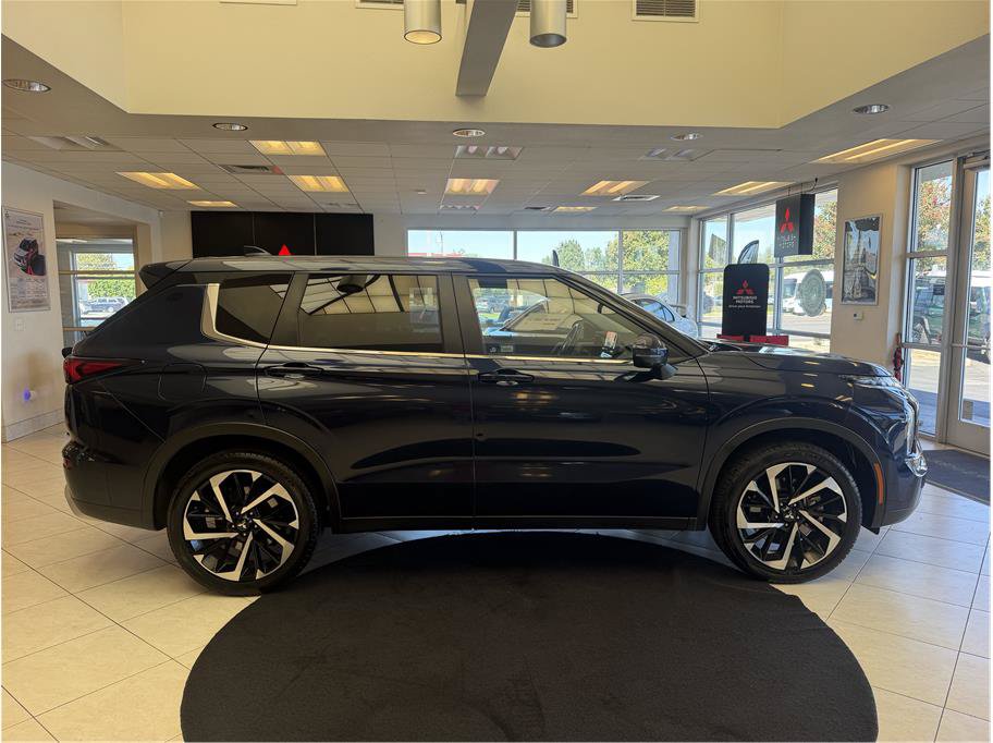 Used 2024 Mitsubishi Outlander FWD image 4