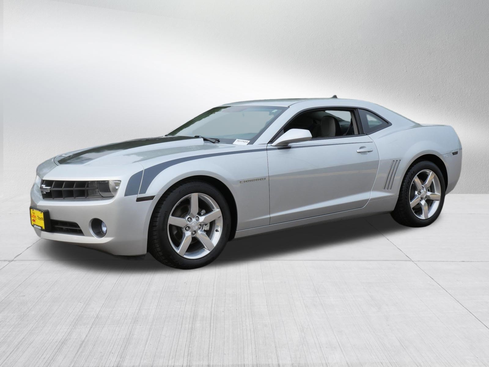 Used 2011 Chevrolet Camaro LT RWD image 3