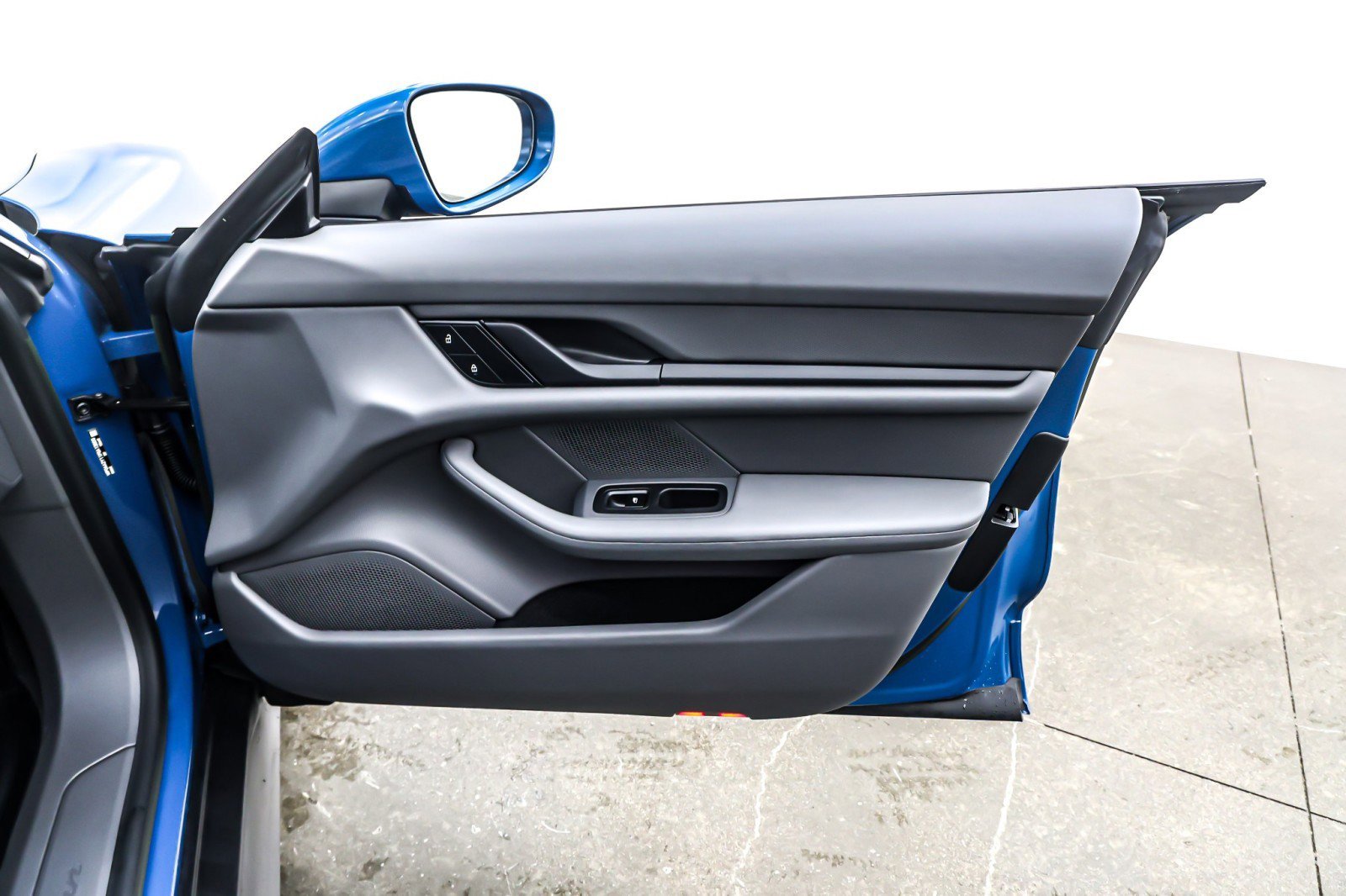 Used 2023 Porsche Taycan RWD image 24