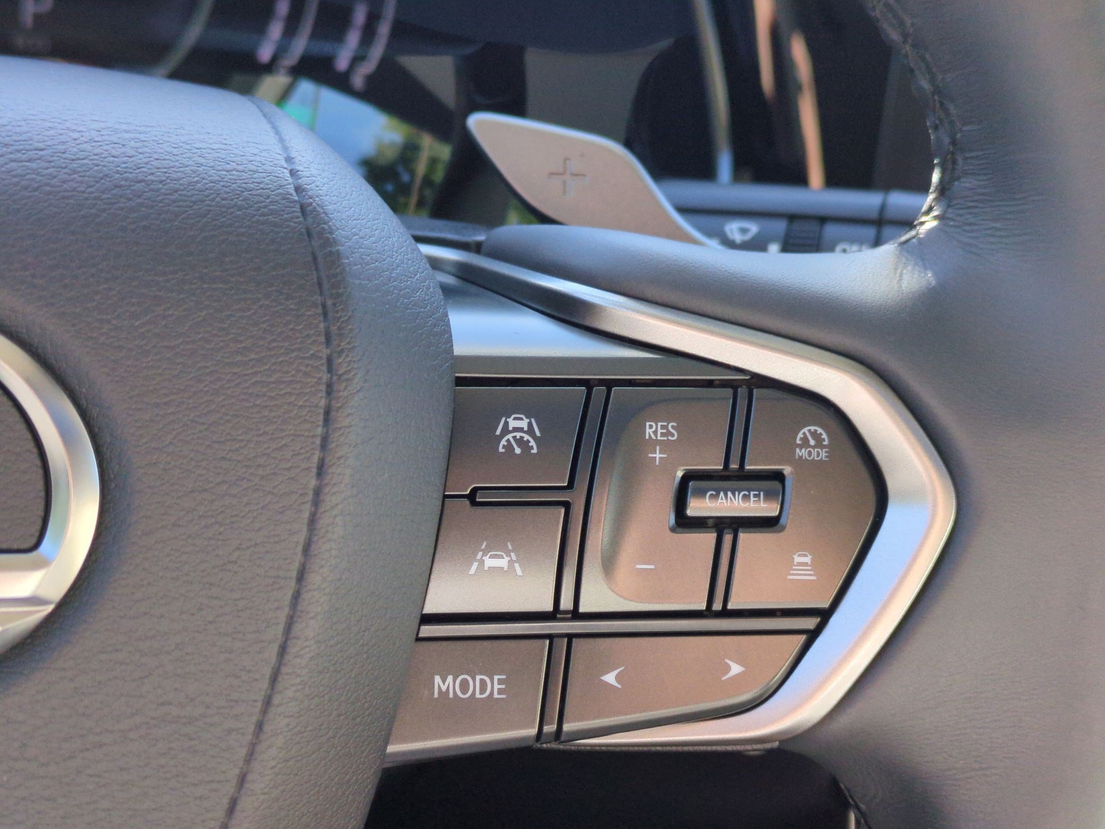Used 2024 Lexus RX 350h w/ Accessory Package (Z1) AWD/4WD image 18