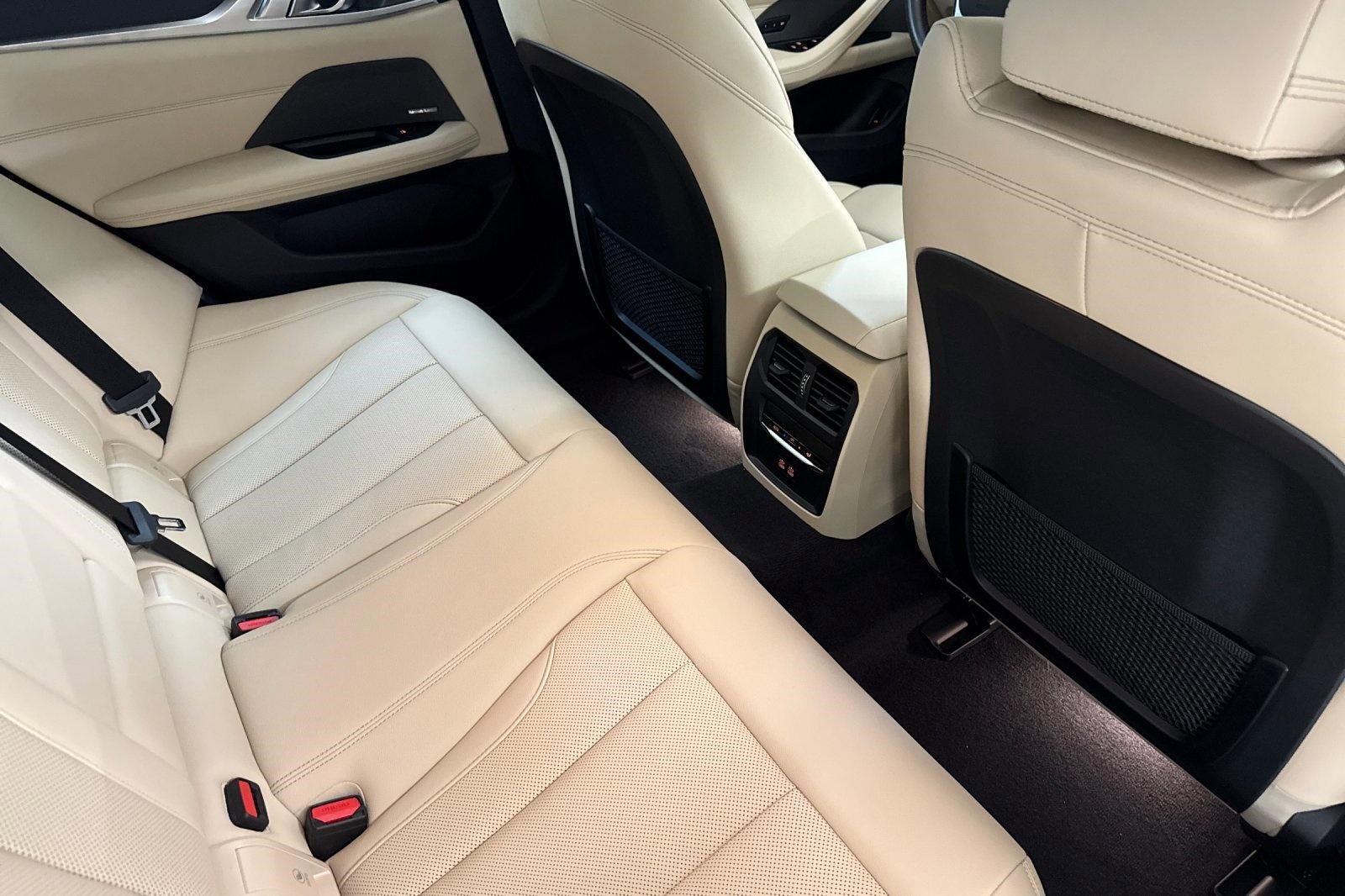 Used 2023 BMW i4 eDrive35 RWD image 31