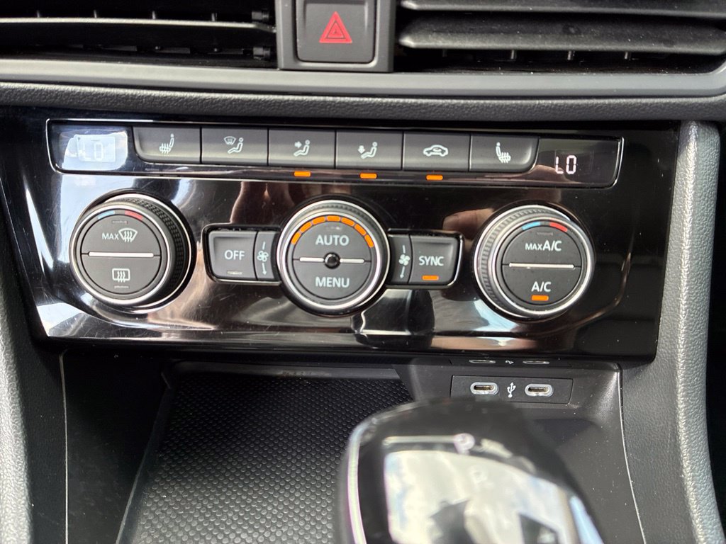 Used 2024 Volkswagen Jetta SE FWD image 22
