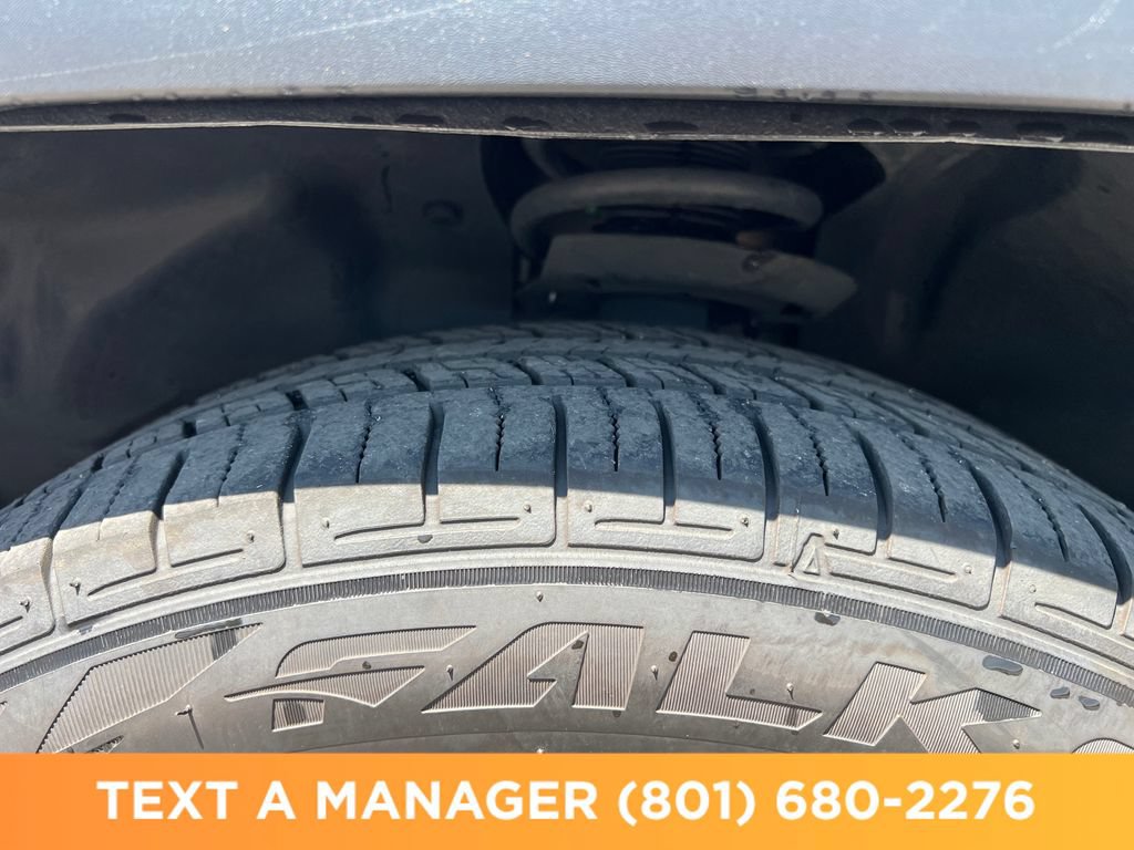 Used 2017 Jeep Cherokee Limited AWD/4WD image 10