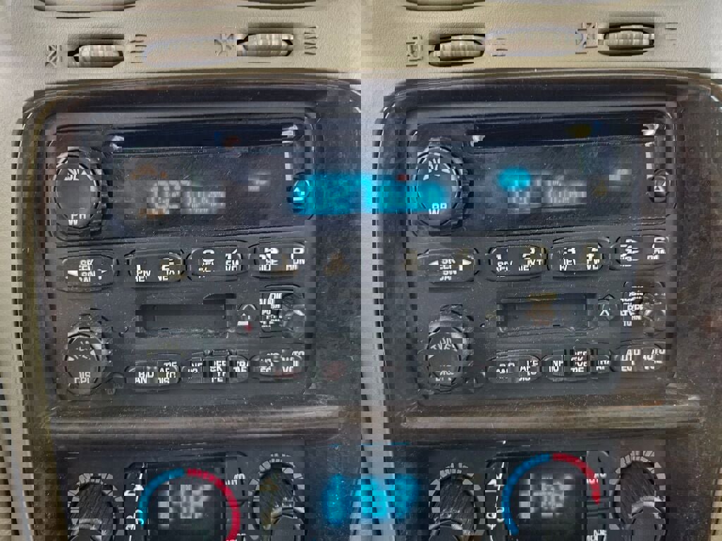 Used 2004 Buick Rainier CXL image 14