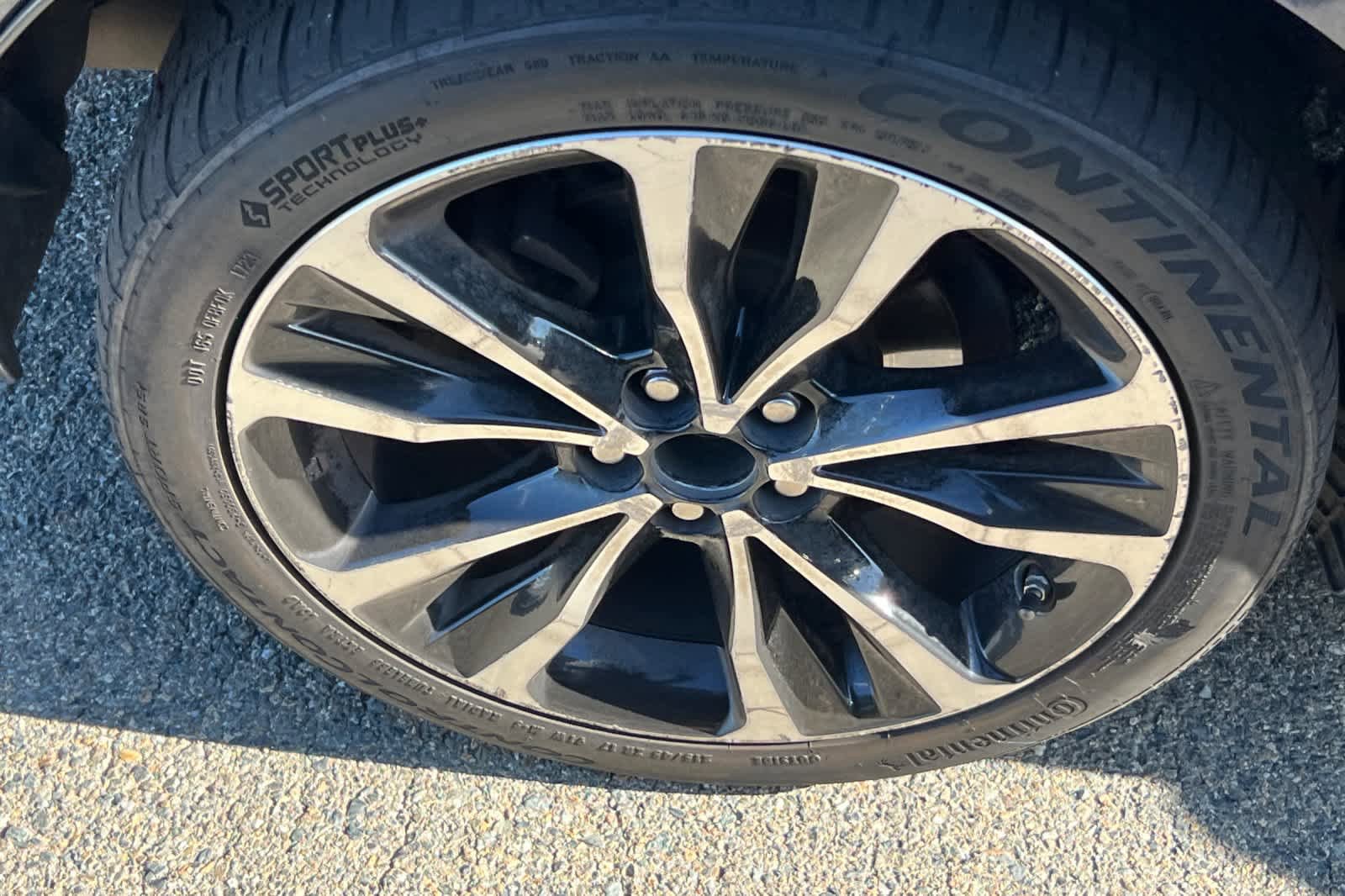 Used 2017 Toyota Corolla SE w/ SE Premium Package FWD image 17