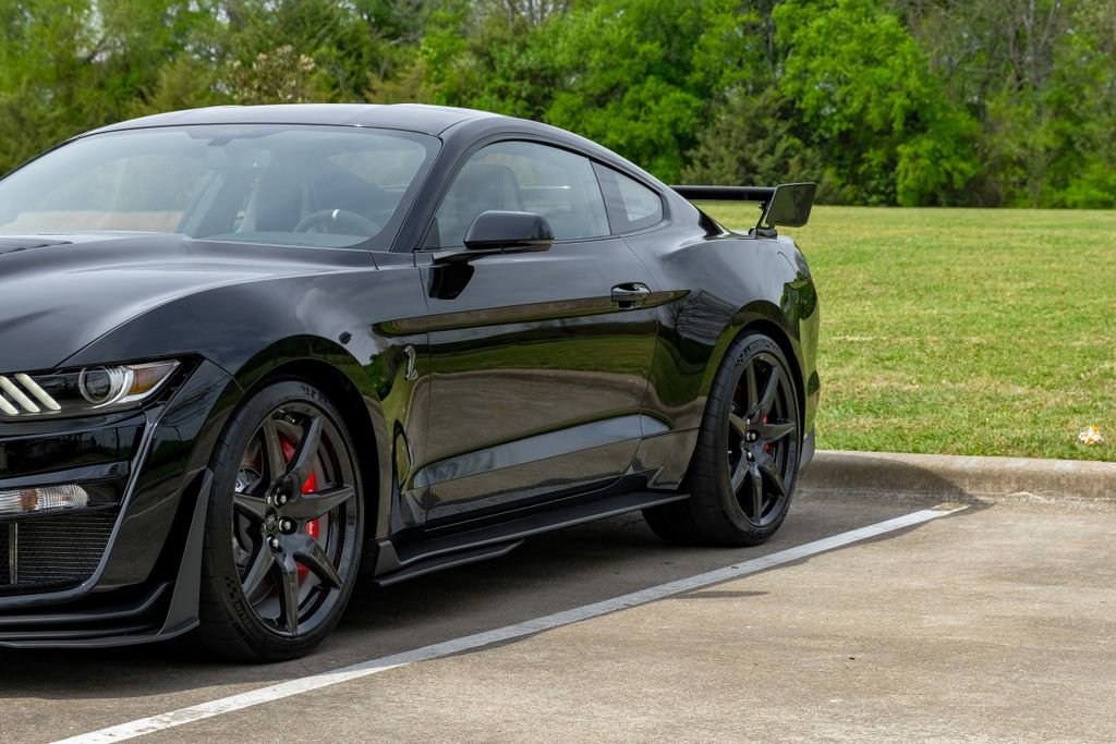 Used 2020 Ford Mustang Shelby GT500 w/ Carbon Fiber Track Pack RWD image 9