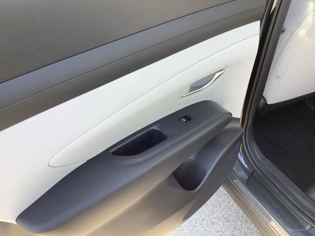 Certified 2025 Hyundai Tucson SE AWD/4WD image 19