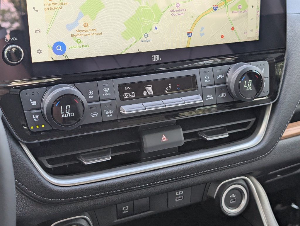Used 2025 Toyota Grand Highlander AWD image 16