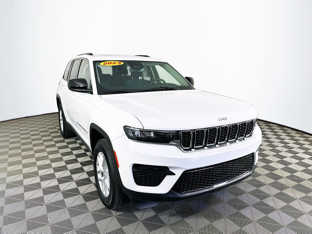 Certified 2023 Jeep Grand Cherokee Laredo w/ Luxury Tech Group I AWD/4WD video 2