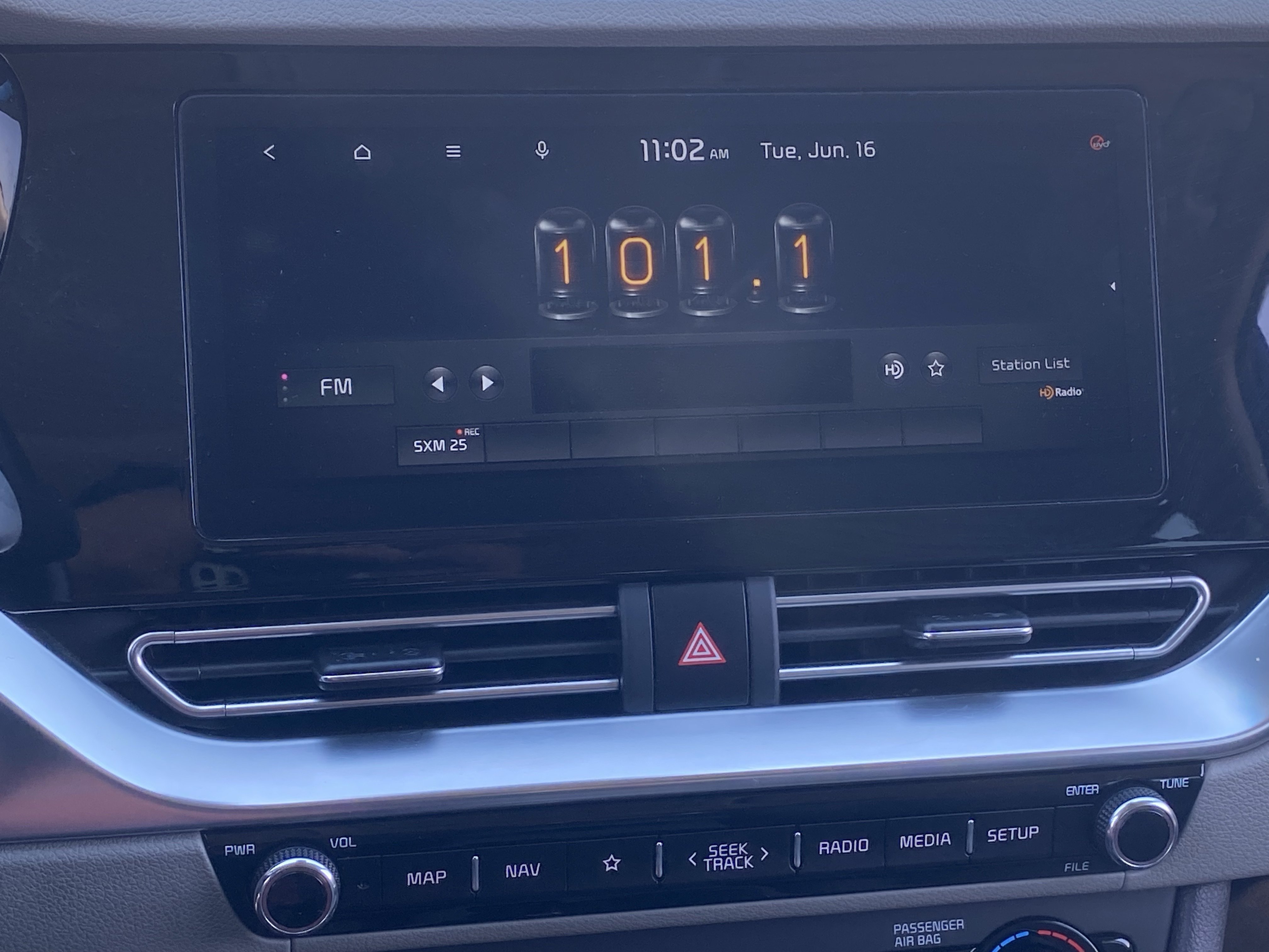 Used 2022 Kia Niro EX Premium FWD image 24