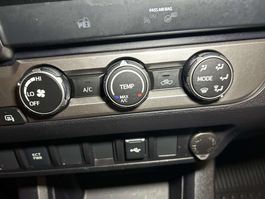 Used 2022 Toyota Tacoma SR w/ SR Convenience Package RWD image 23