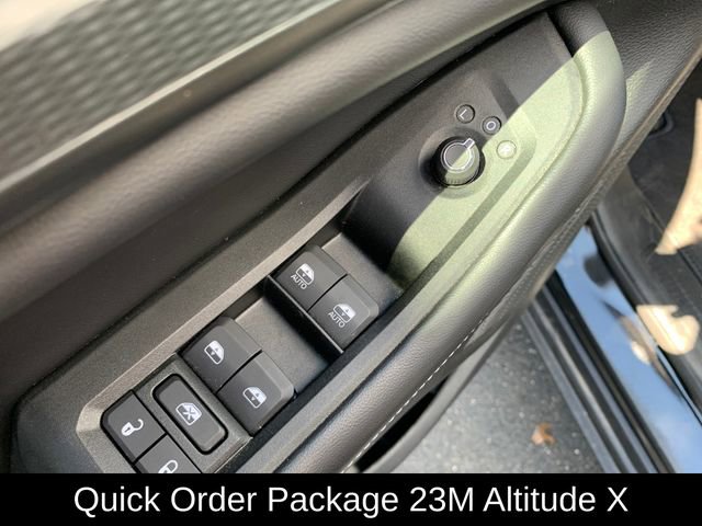 Used 2024 Jeep Grand Cherokee Altitude AWD/4WD image 13