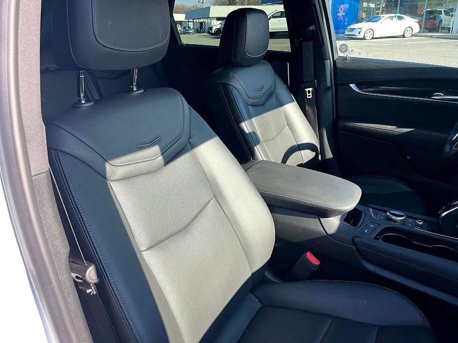 Certified 2025 Cadillac XT5 Premium Luxury image 36