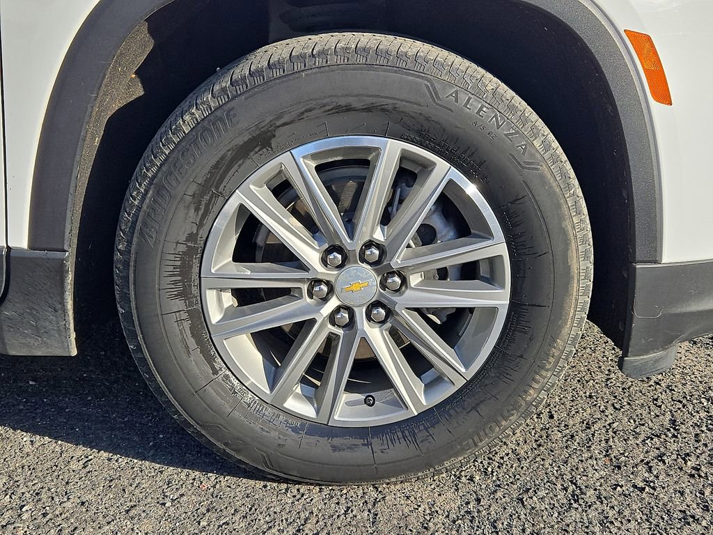 Used 2023 Chevrolet Traverse LT image 10
