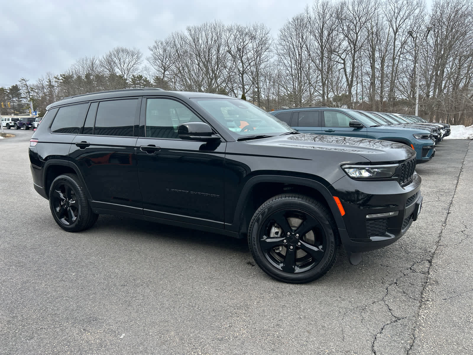 Used 2025 Jeep Grand Cherokee L Limited w/ Black Appearance Package image 2