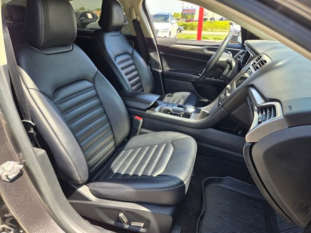 Used 2020 Ford Fusion SEL FWD image 19