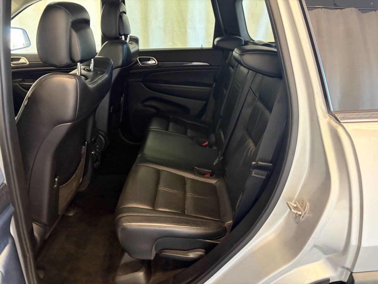 Used 2011 Jeep Grand Cherokee Laredo AWD/4WD image 21