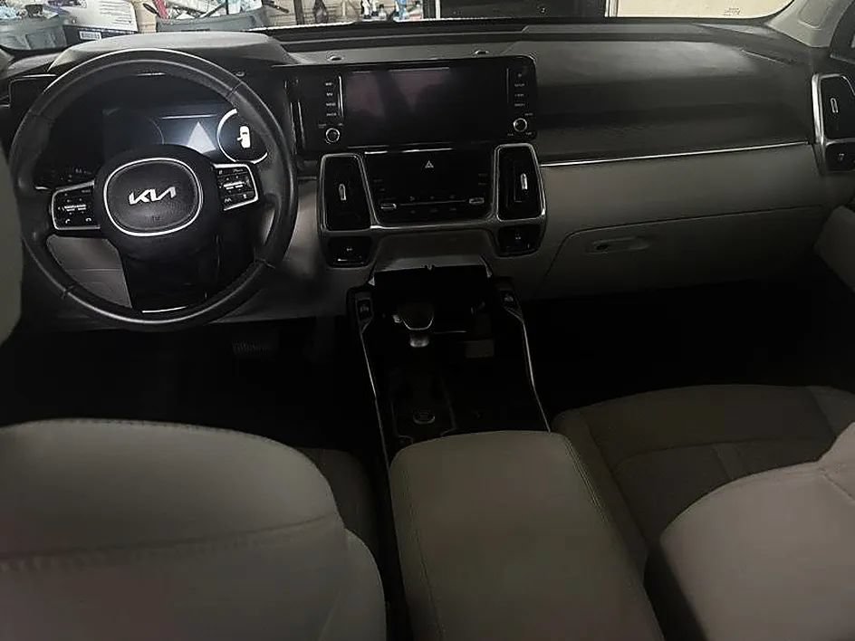 Used 2023 Kia Sorento SX FWD image 13