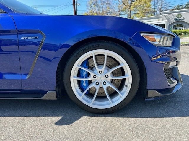 Used 2016 Ford Mustang Shelby GT350 w/ Technology Package RWD image 8