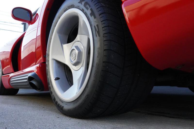 Used 1994 Dodge Viper RT/10 RWD image 23
