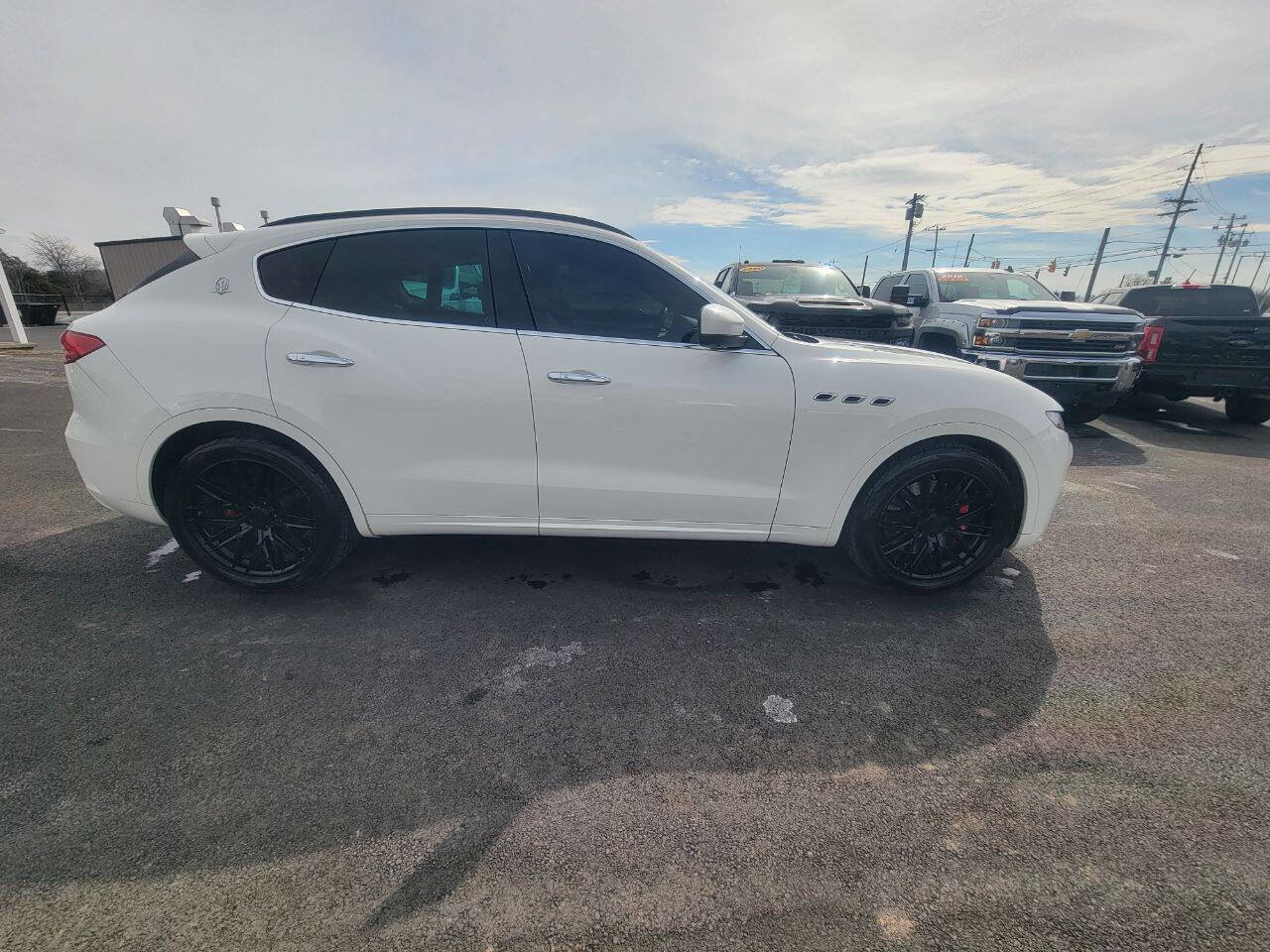 Used 2017 Maserati Levante S image 4