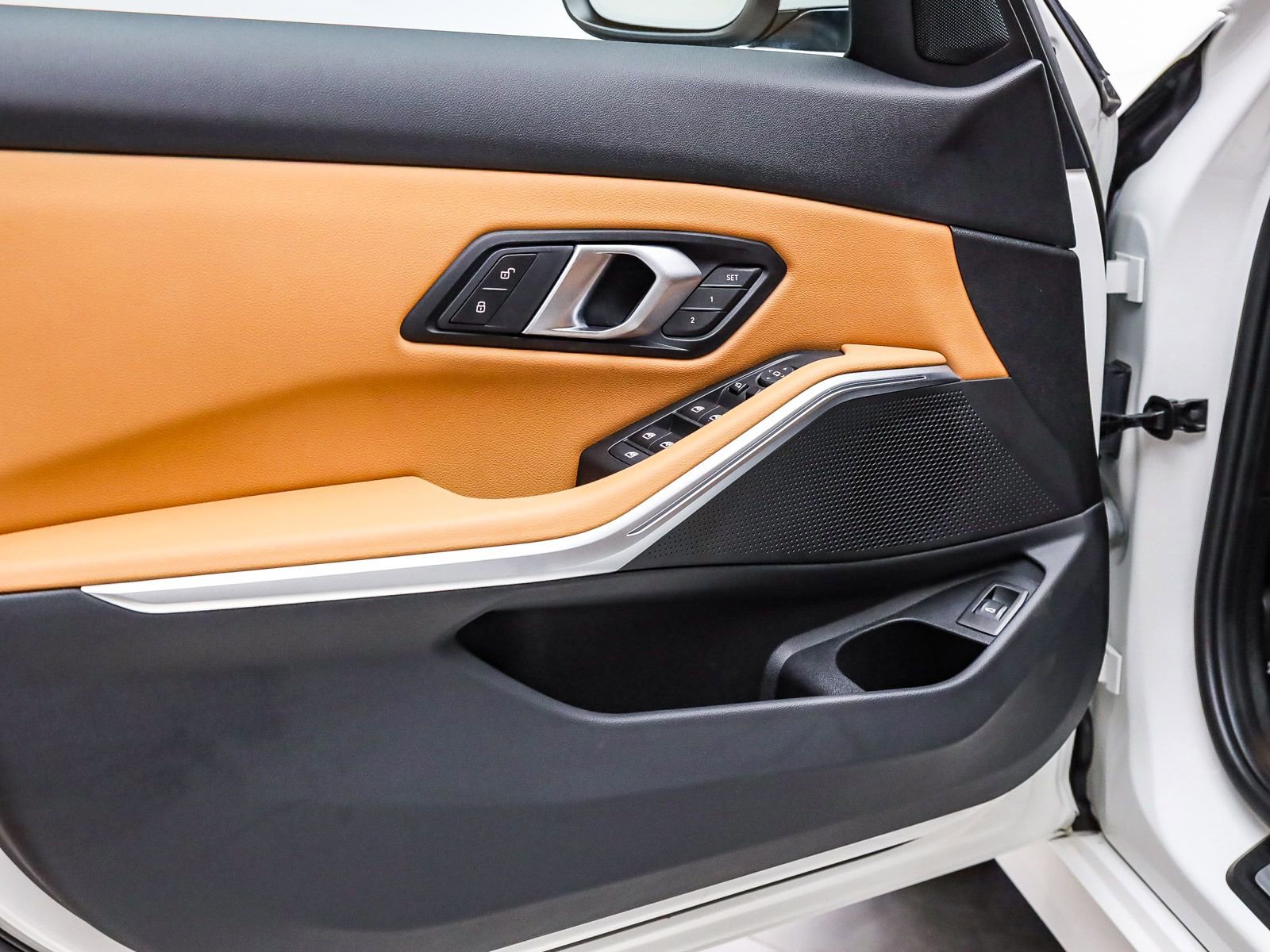 Used 2025 BMW 330i Sedan w/ Convenience Package image 22