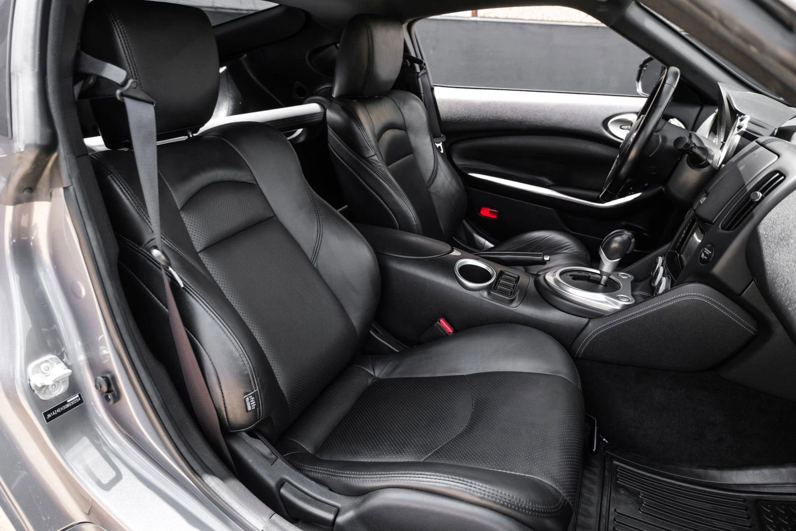Used 2016 Nissan 370Z Coupe RWD image 31