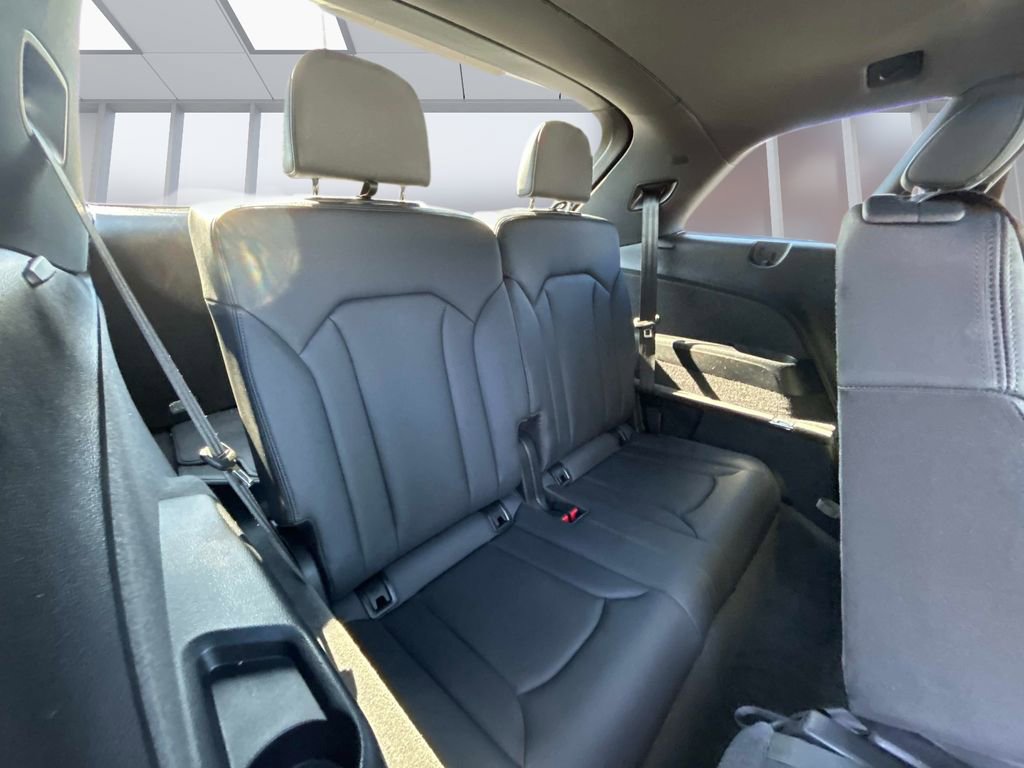 Used 2022 Audi Q7 3.0T Premium image 16