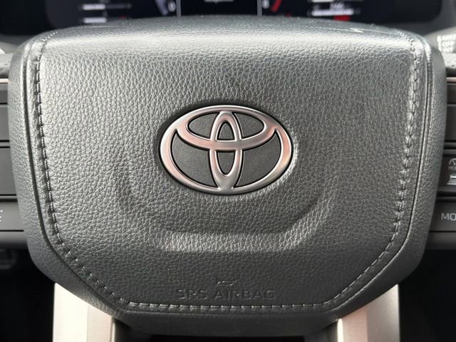 Used 2024 Toyota Tacoma Limited w/ Limited Package (LT) image 7
