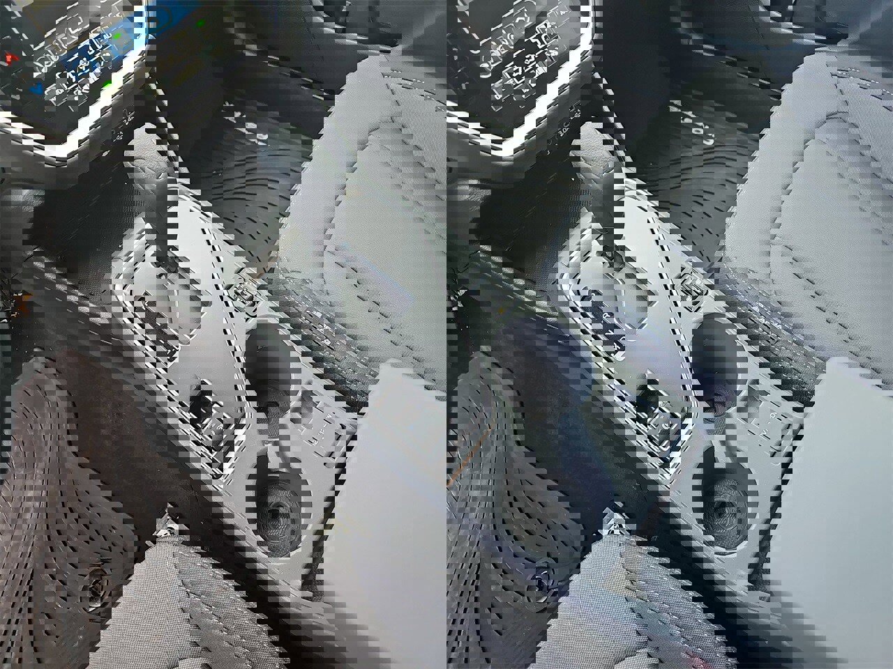 Used 2025 Subaru Crosstrek 2.0i Premium image 24