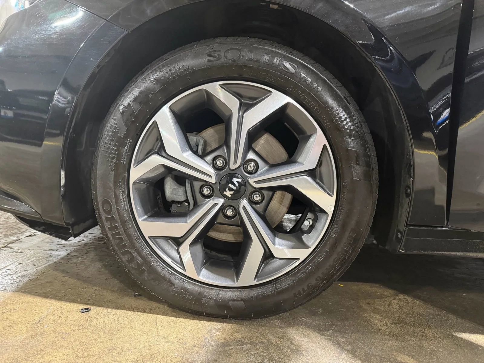 Used 2019 Kia Forte LXS FWD image 16