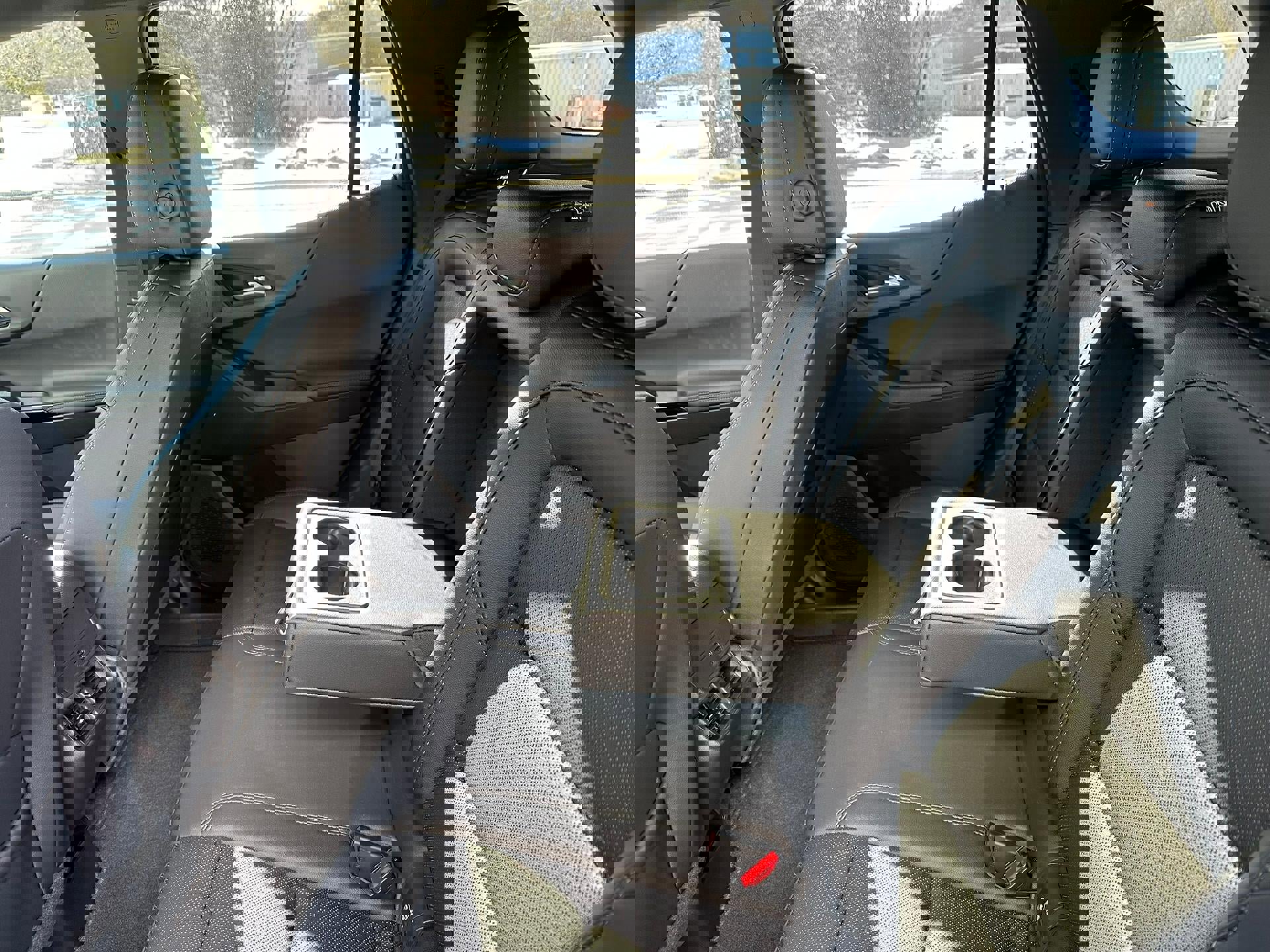 Certified 2025 Chevrolet Equinox LT w/ Convenience Package II image 30