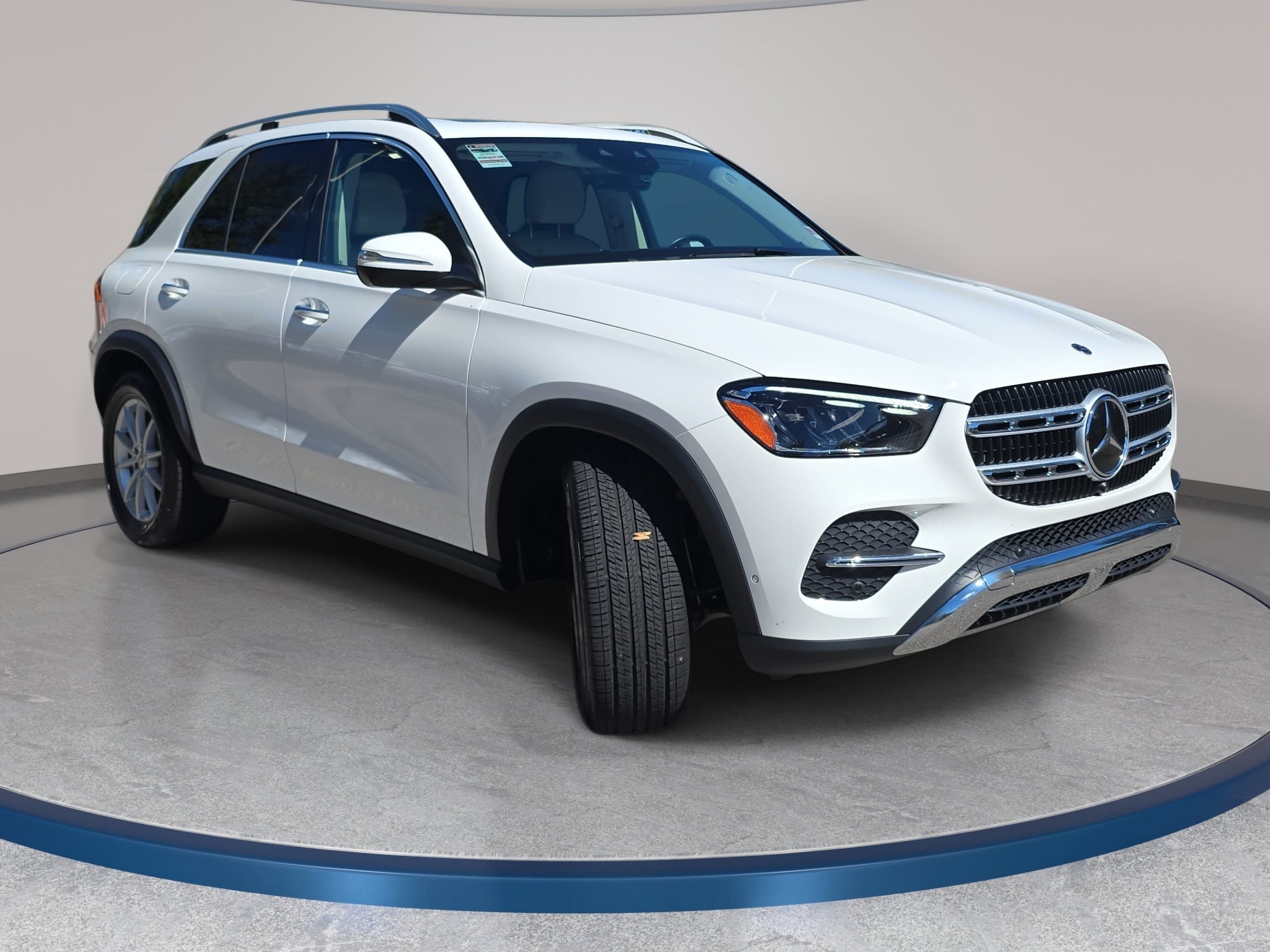 Used 2024 Mercedes-Benz GLE 350 4MATIC image 3